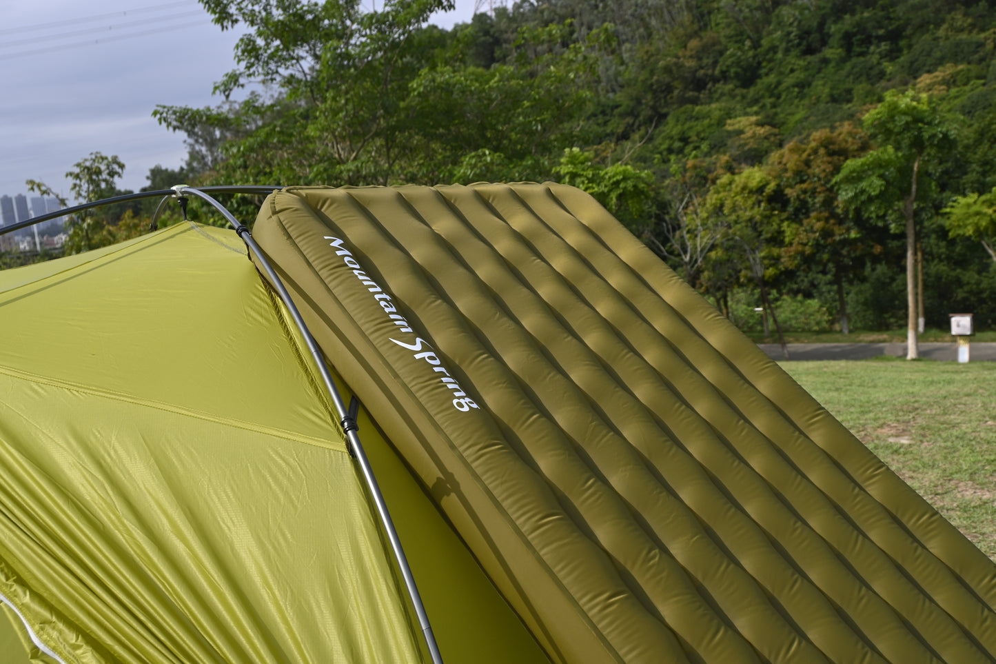Mountain Spring R7 Max Insulated Sleeping Mat