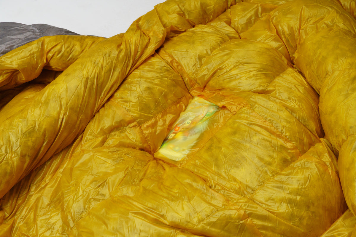 Iceflame down sleeping bag – grey ripstop fabric close-up