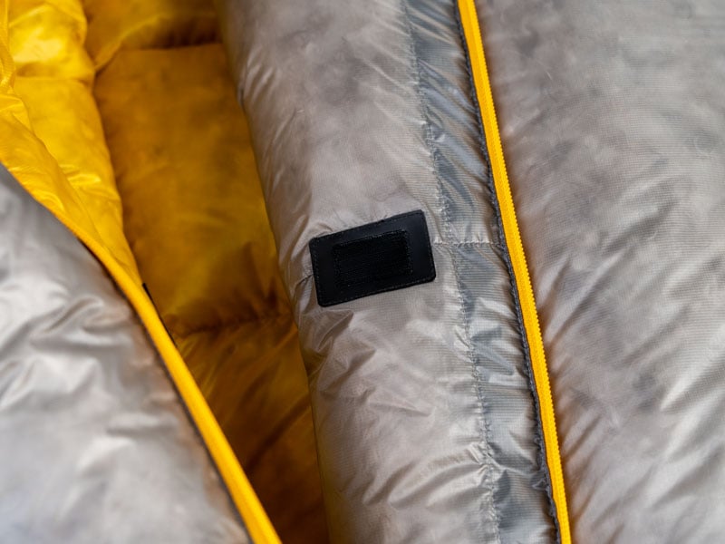 Iceflame Flame NXT down sleeping bag – closure tab close-up
